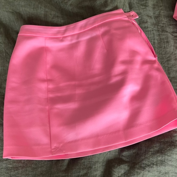 Pink skirt jacket set - Picture 3 of 4